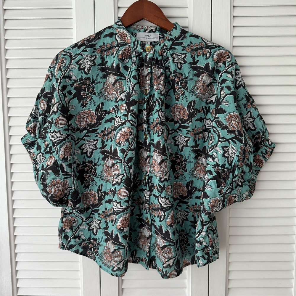Never a Wallflower Block Print top, NWT, Small